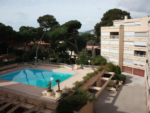 Beau T2 à Hyères avec Parking - FR-1-335-206