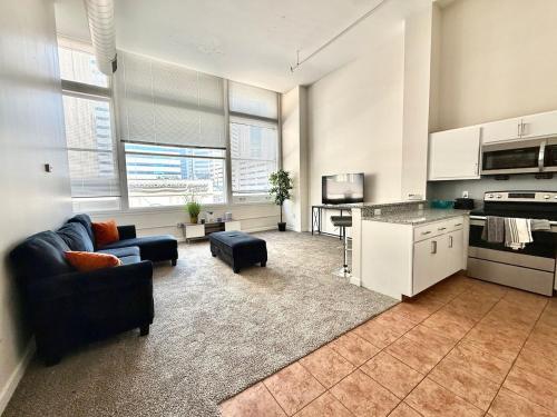 Scenic Downtown Loft near Convention Center