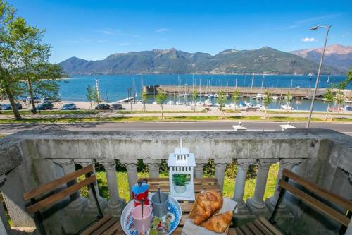  Residenza Gardenia Lake View Luino Center - Happy Rentals in 21016 Luino