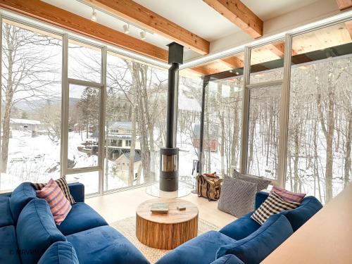 Stunning Modern Retreat Overlooking The Mad River in Warren (VT)