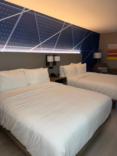 Days Inn & Suites by Wyndham Harvey / Chicago Southland - image 24
