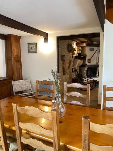 Charming Country House 3 bedrooms 6 beds 9 people in 科索沃比尼