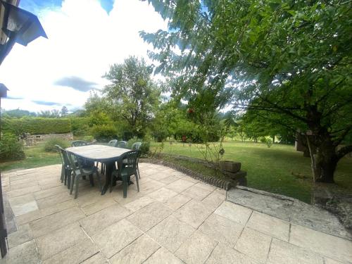 Charming Country House 3 bedrooms 6 beds 9 people in 科索沃比尼
