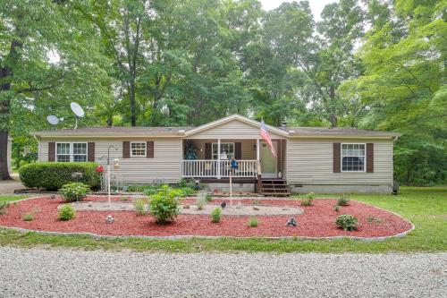 Haven in the Woods w/ 150 Acres, 2 Ponds in Altamont (IL)