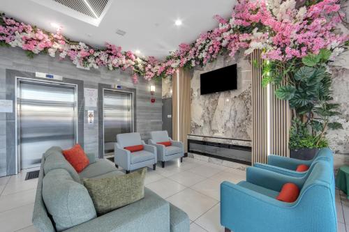 Lobby, Hotel The Villa - Long Island City near Consulate General of Bangladesh