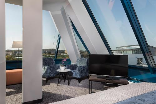 room detail thumbnail 1