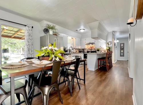 Konyha, Spacious Southern Retreat - Sleeps 10 - 5 Beds in Marksville (LA)