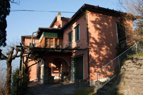 Agriturismo Castello di Vezio Room Type - Four-Bedroom House Agriturismo Castello di Vezio Room Type - Four-Bedroom House