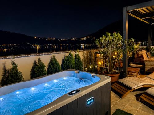Felicita Cascata Terrace with Lake View