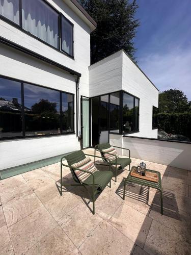 Functionalist Villa Near Svanemøllen Beach - image 8