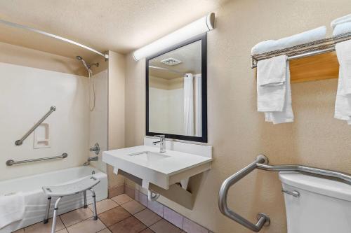 Super 8 by Wyndham Acworth/Atlanta Area - image 30