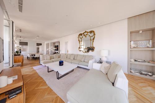 Cannes Croisette 4 bedrooms - 2C