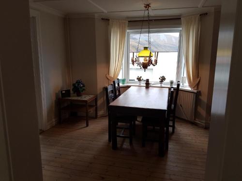 Κοινόχρηστο σαλόνι/χώρος τηλεόρασης, Budget Guesthouse Borgustova in Norðoyar