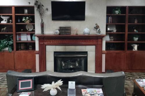 Days Inn & Conf Center by Wyndham Southern Pines Pinehurst in Southern Pines, USA