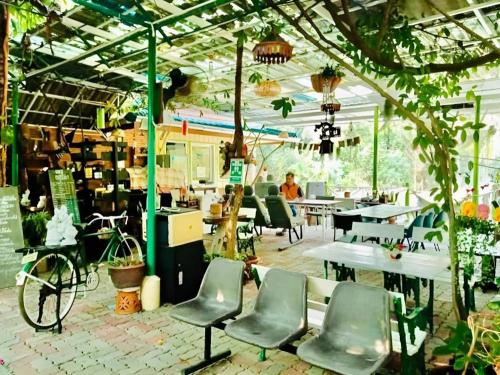 RuenNamyen Resort Amphawa in Samut Songkhram