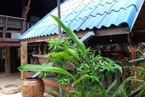 RuenNamyen Resort Amphawa in Samut Songkhram
