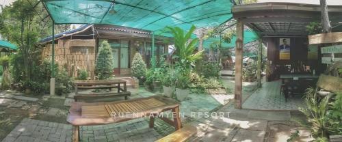 RuenNamyen Resort Amphawa in Samut Songkhram