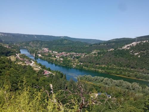 petite maison sans vis a vis in Thoirette