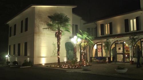Hotel Ristorante La Grotta - 출입구