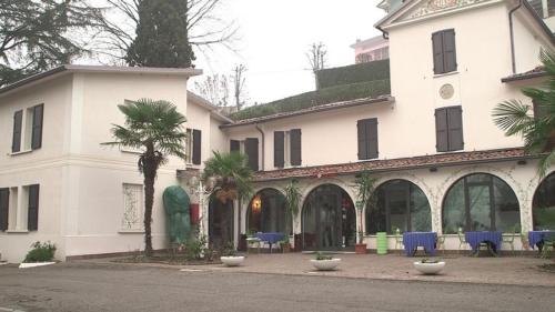 Hotel Ristorante La Grotta - 출입구