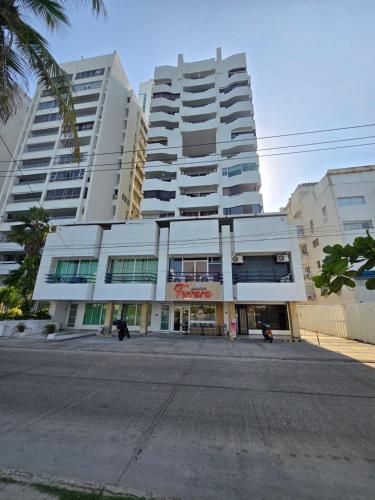 Estudios El Laguito Marina Del Rey