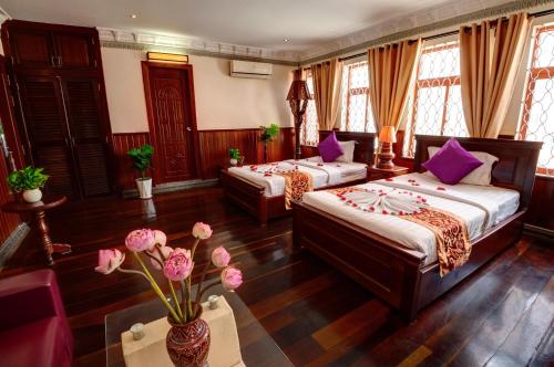 room detail thumbnail 1