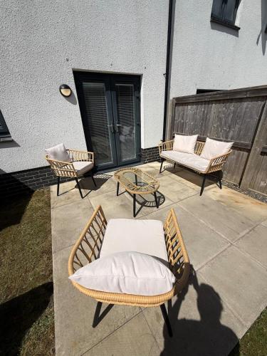 Sageston Tenby 2 bed new build bike and board store in Carew