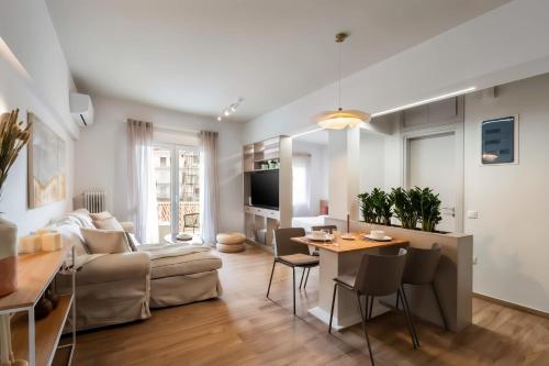 Glamorous 4th FL Apt in Kolonaki 6 min to Syntagma, Athen