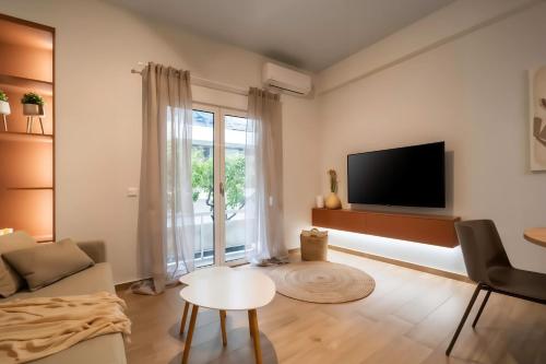 Delightful Sense 2BD Apt in Kolonaki 7 min to Metro, Atény