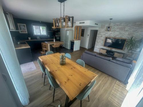 Charmante maison jardin & jacuzzi in La Brede