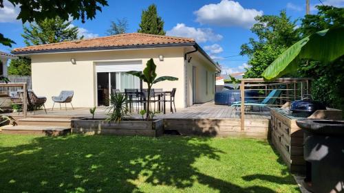 Dārzs, Charmante maison jardin & jacuzzi in La Brede