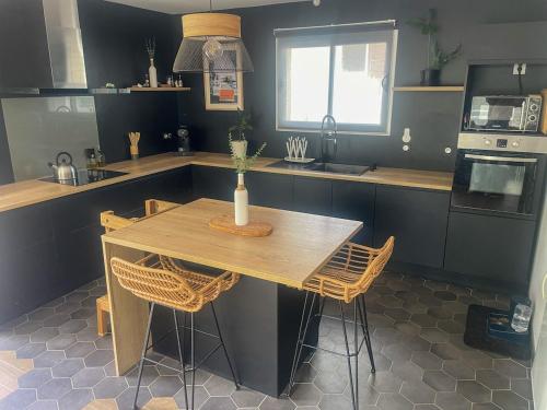 Charmante maison jardin & jacuzzi in La Brede