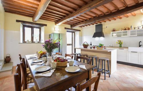 virtuve, Beautiful Home In Monte Santa Maria Tibe in Monte Santa Maria Tiberina