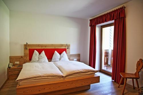 Comfort Double Room with Balcony and Mountain View