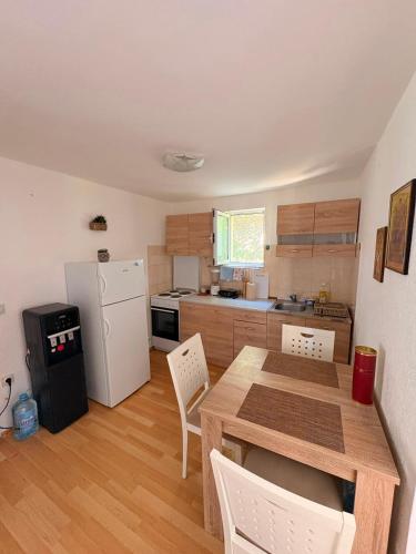 Eirini Stay in Kruče