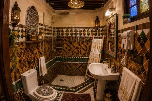 Riad T-A-J Fès Crown - image 7