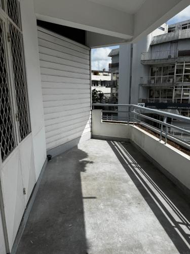 Urban Zen Appart Spacieux studio atypique avec bain a remous proche de tout in เบมบริดจ์
