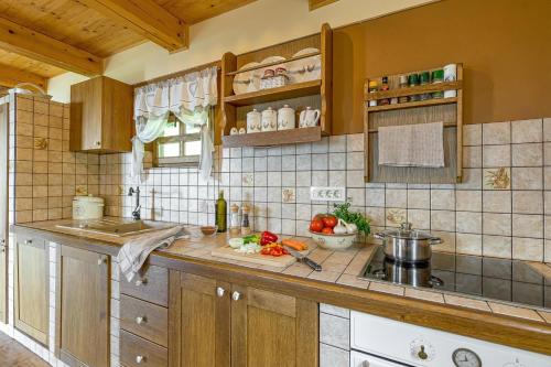 Seadmed, Oldhouse Knezovo with Private Garden - Happy Rentals in Pisece