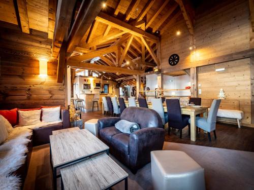 Luxueux chalet 7 chambres avec jacuzzi et sauna, proche télésiège - FR-1-181-2793 (Luxueux chalet 7 chambres avec jacuzzi et sauna, proche telesiege - FR-1-181-2793) in La Plagne