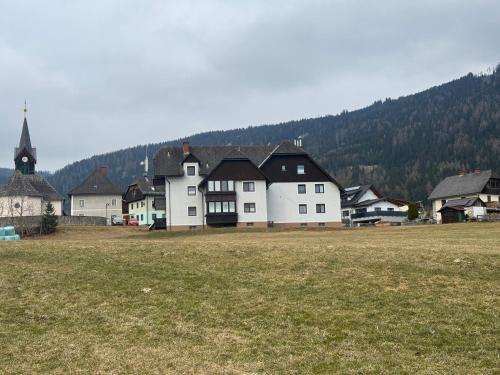 A szálláshely kívülről, Erholung im Naturpark in Zeutschach