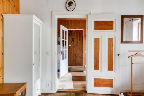 Nice Guesthouse with Access to Garden – khách sạn tại Norra Sofielund