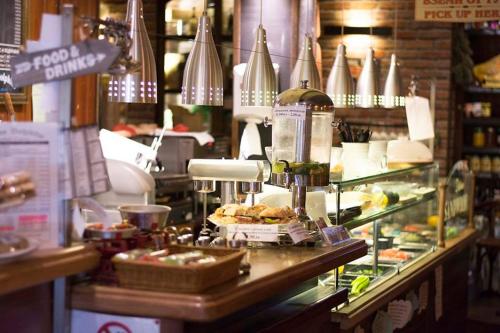 Three Dolphins Hotel with Rooftop terracе Three Dolphins Hotel with Rooftop terracе