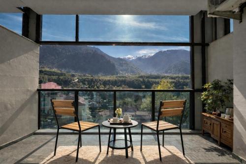 Manali Valley Resort in Baror