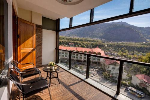 Manali Valley Resort in Baror