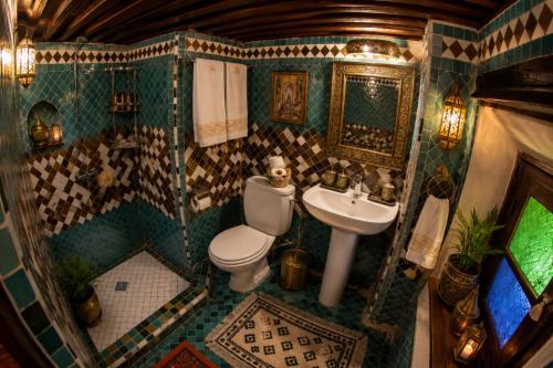 Riad T-A-J Fès Crown - image 3