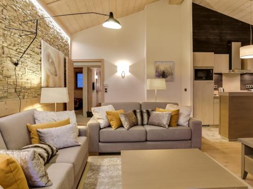 Courchevel T5 Contemporain 8p avec Parking et WIFI - FR-1-562-13 – khách sạn tại Les Brigues