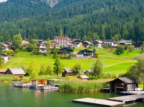 Kolbitsch am Weissensee ein Seeblick der verzaubert in Weissensee, Österreich