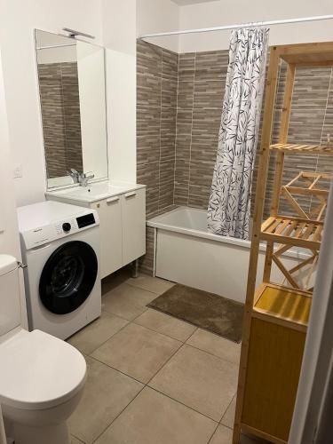 Location appartement 3 chambres pontoise - spacieux - 2SDB in Понтуаз