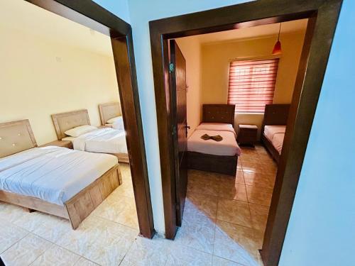 2 double beds, 4 twin beds