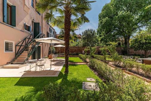 Ca Alvise Venetian Apartment with Garden